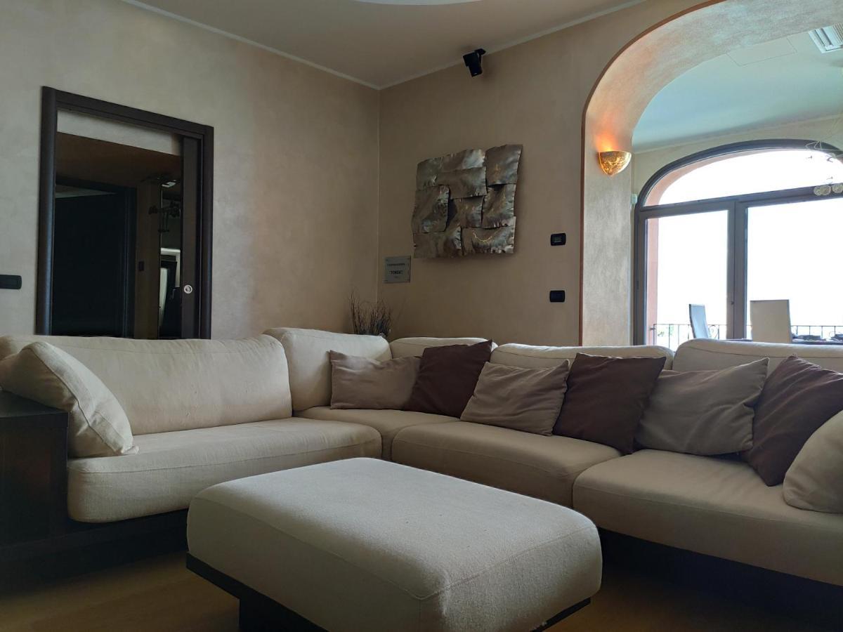 Bellagio Lakeside Apartment エクステリア 写真